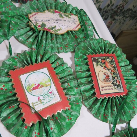 Victorian Christmas 3-D Rosettes large (17) collection - Picture 5 of 16